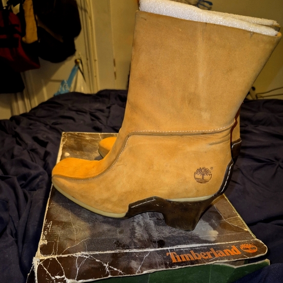 Wedge heeled boots - Picture 3 of 5